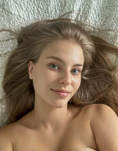 Aliceinadultland estrella porno gratis imagen