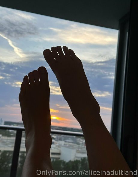 Aliceinadultland estrella xxx imagen