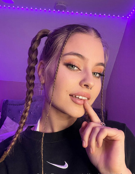 Aliceinadultland estrella porno exclusiva foto