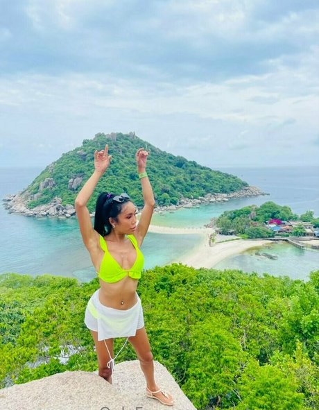 piernas abiertas onlyfans exclusivo agradable galerías