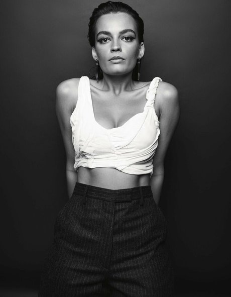 Emma Mackey arte estrella porno galerías