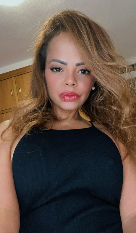 karina versace libre de estrellas archivo