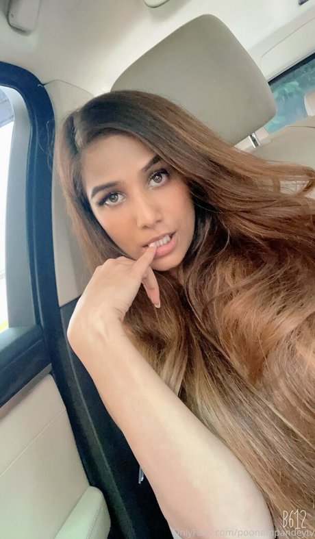 poonampandeytv estrella exclusiva archivo