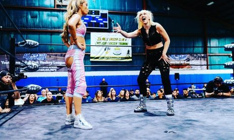 Alisha Edwards estrella superior galería