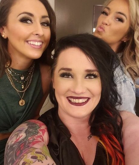 Alisha Edwards estrella erótica galería