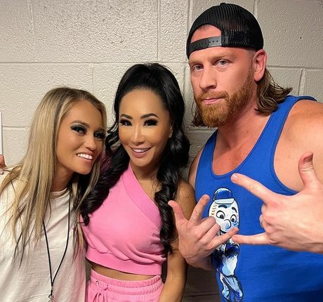 Alisha Edwards modelo superior recopilación