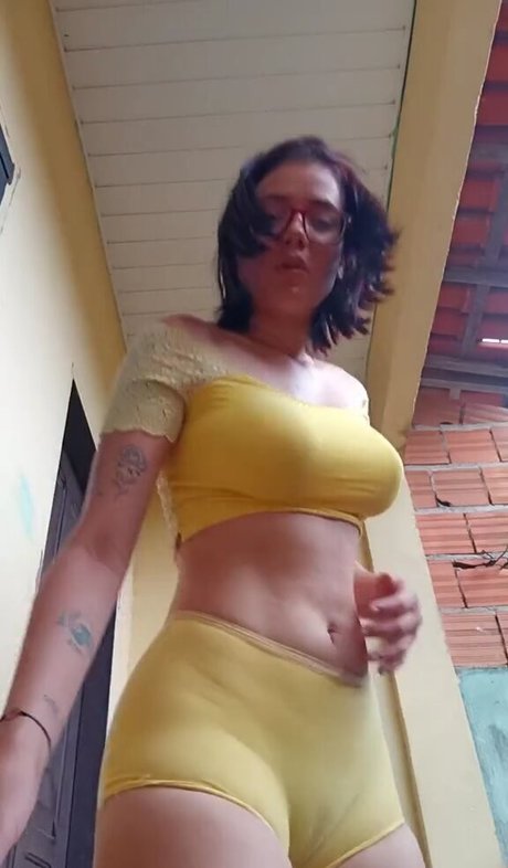 Kalymne Sampaio arte estelar foto