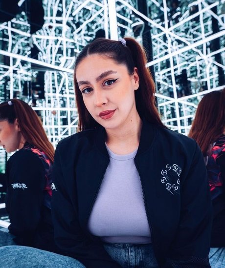 Troubleinc estrella porno caliente galerías