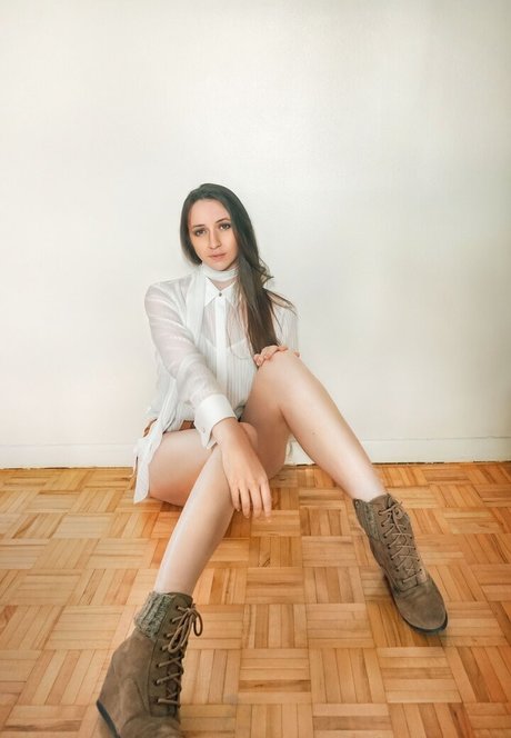 CrystAAHHL modelo de arte galería