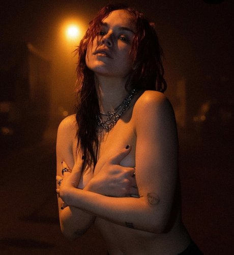 Taylor Upsahl modelo de arte galería