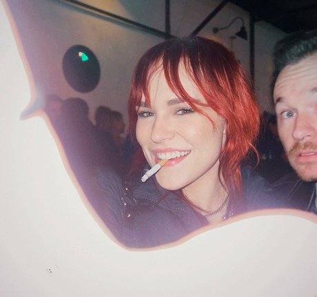 Taylor Upsahl hermosa estrella porno foto