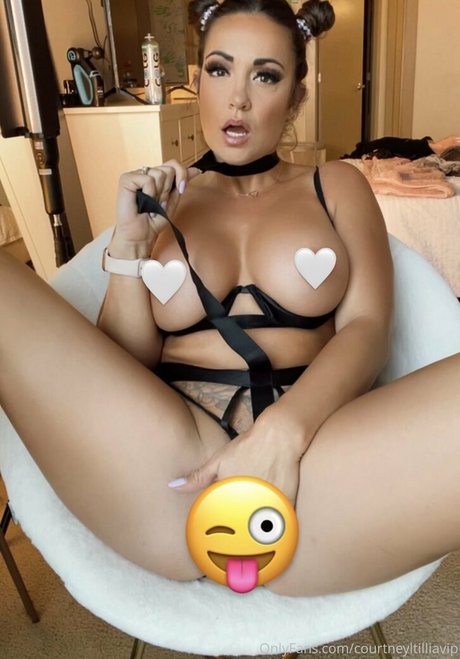 CourtneyTillia actriz libre fotos