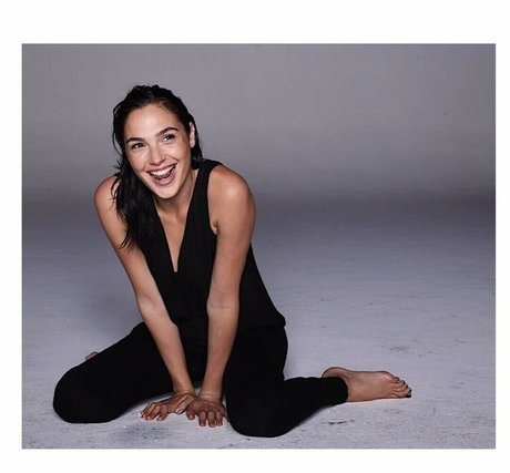 gal gadot actriz porno galería
