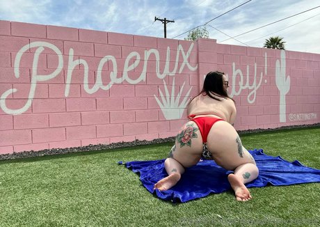 naughtynyxiefree estrella del arte imagen