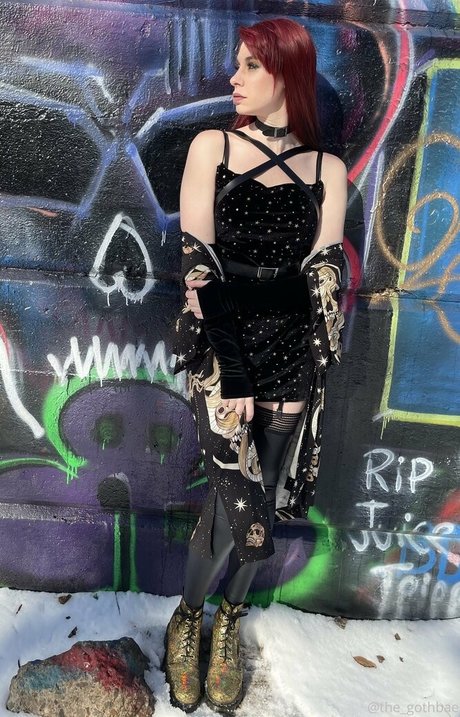 fans de rodillas desnudos sexys archivo