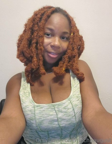 mochaaugust buena estrella porno foto