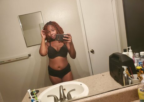 mochaaugust estrella pornografica foto