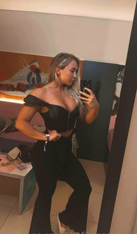 thefitnessbarbiie estrella pornografica archivo