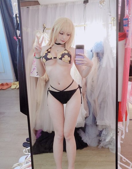 Kiyo Cosplay modelo desnudos imágenes
