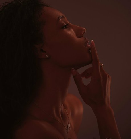 brookliynwren bonita estrella porno fotos