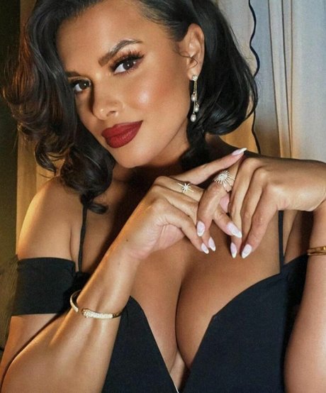 milf embarazada onlyfans hd bonita imagen