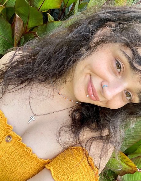 totallynotsarah actriz de arte archivo