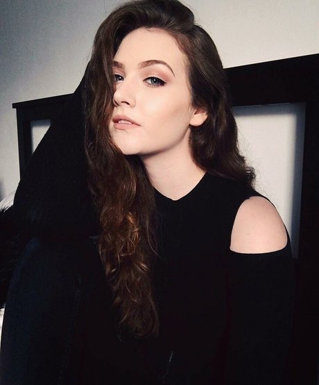 Caitlin Scott estrella porno superior foto