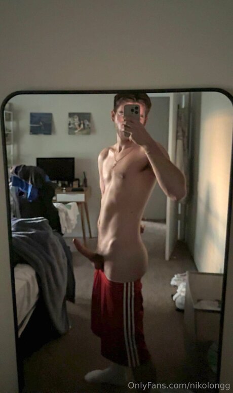 nikolongg modelo porno archivo