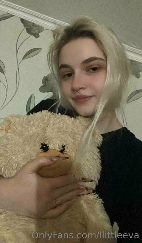 llittleeva estrella porno adulto fotos