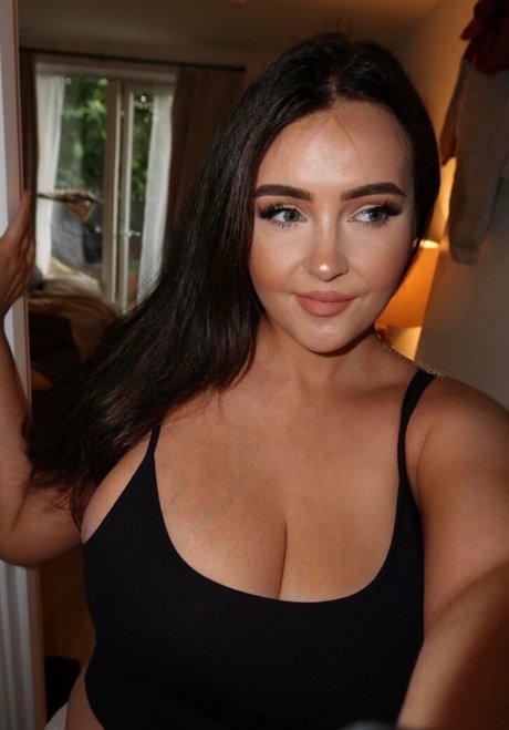 Evelynwhite modelo adulto galería