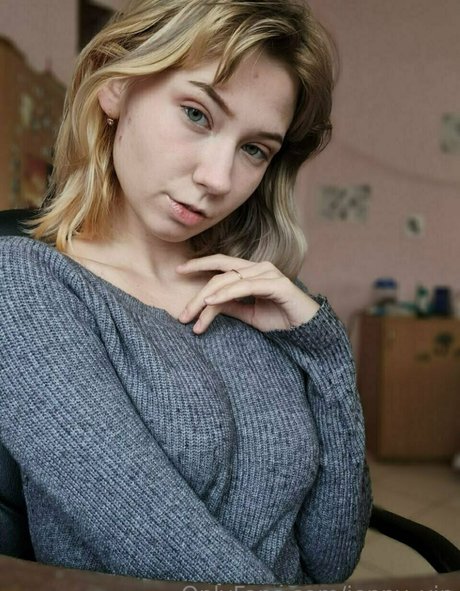 onlyfans de jóvenes asiáticas arriba bonita galería