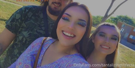 influencer asiática en onlyfans parte superior de alta definición galería