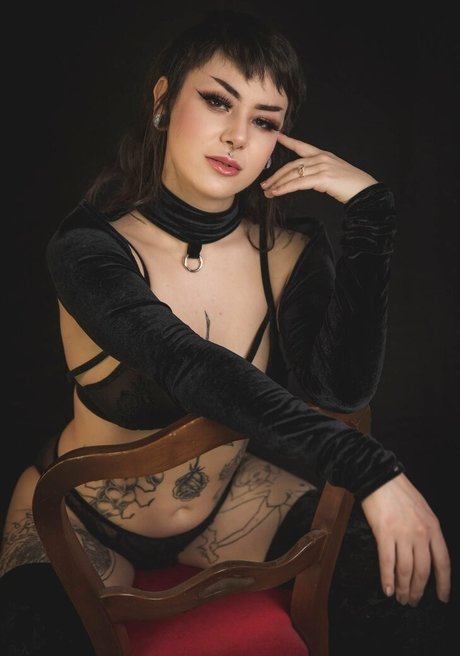 Synthia Valentine actriz de alta definición foto