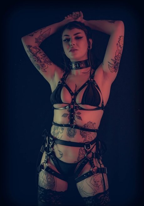 Synthia Valentine estrella de alta calidad foto