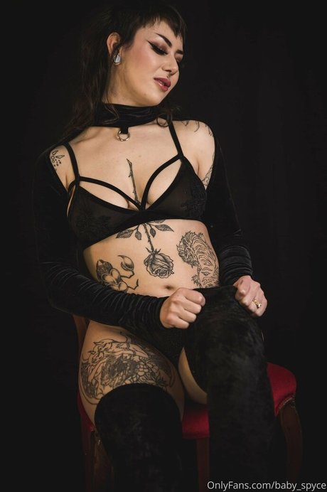 Synthia Valentine actriz de alta calidad imágenes