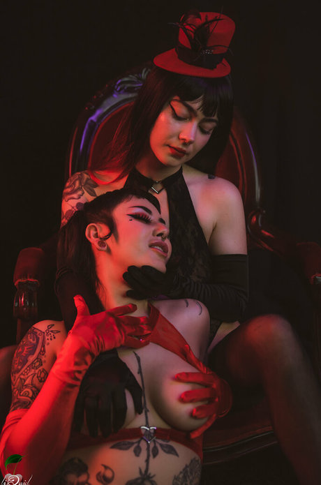 Synthia Valentine hermosa estrella fotos