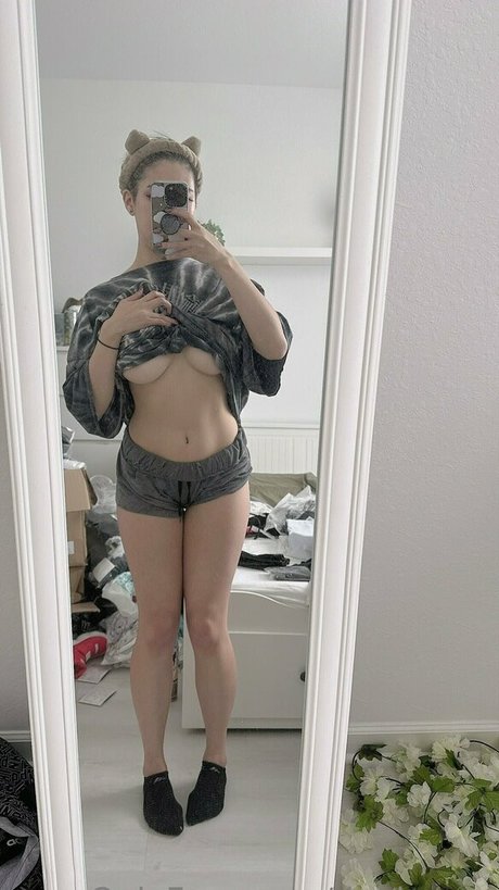 Danisaurz hermosa modelo galerías