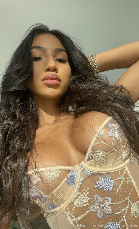 tetas asiáticas onlyfans perfecto mejor foto