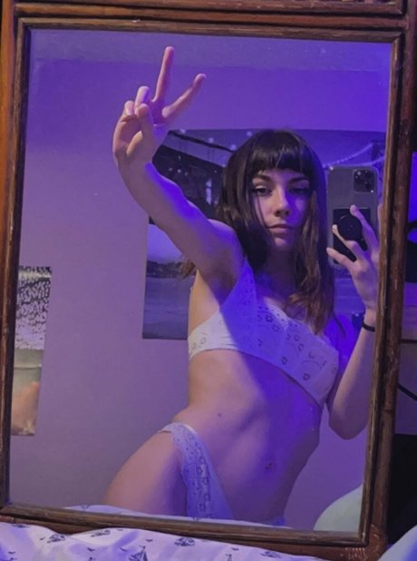 bel0vedbambi modelo libre galería