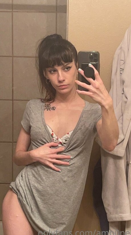 bel0vedbambi modelo desnudo fotos