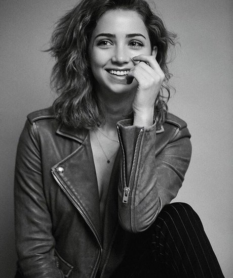 Emily Rudd desnudos estrella galerías