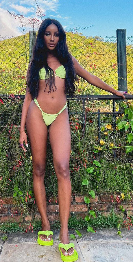 Camilla De Lucas hermosa actriz fotos