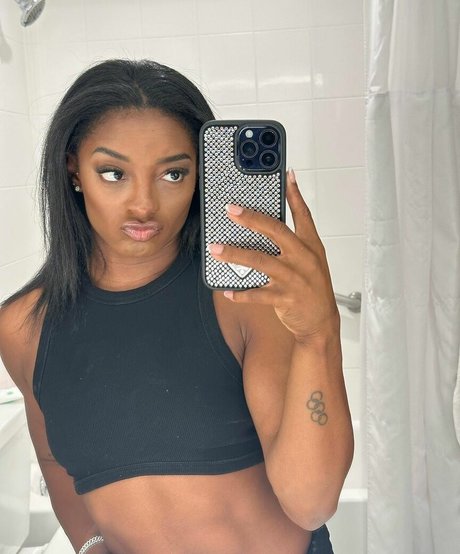 Simone Biles estrella porno recopilación