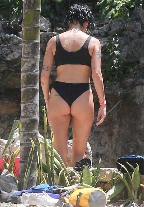 Halsey actriz erótica fotos