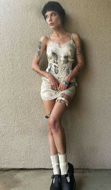 Halsey actriz galerías