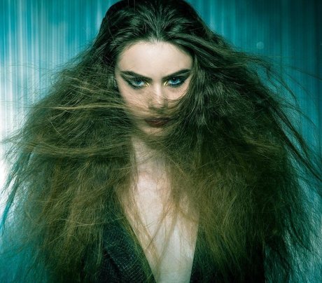 Jordan McEwen modelo de arte galería