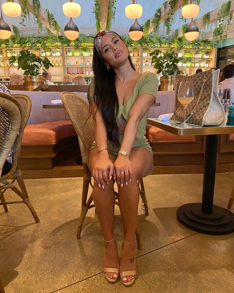 Katya Elise Henry buena actriz fotos