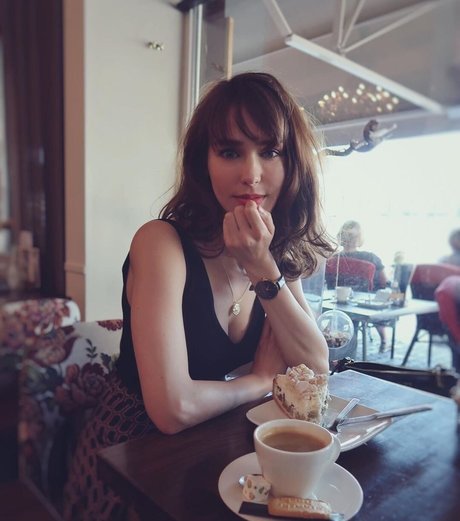 Stefanie Joosten estrella adulta archivo