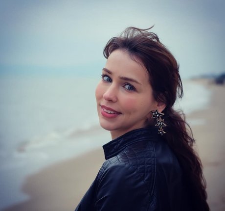 Stefanie Joosten actriz desnuda archivo