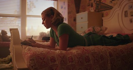 Lili Reinhart modelo sexual galería